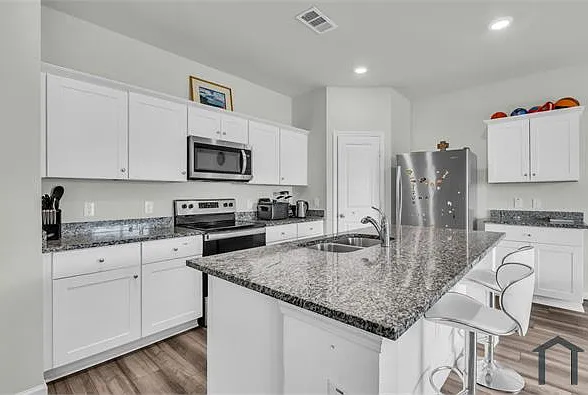 6102 Harrah Ln — Photo 8
