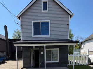 18 Center St, Plains, PA 18705