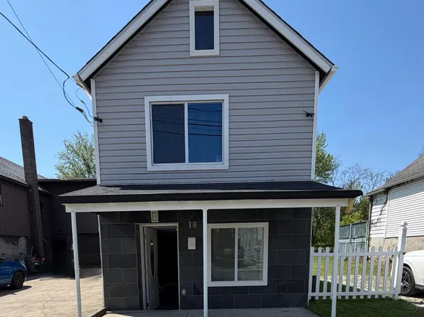 18 Center St, Plains, PA 18705