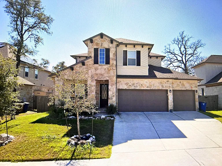 6801 Teulada Dr — Photo 1