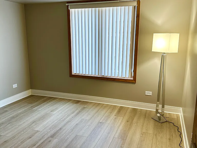 1028 Ashley Ct N #1B — Photo 12