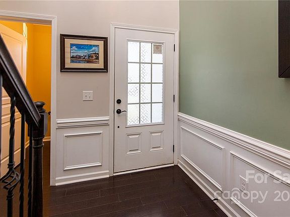 3rd image of 2608 Katy Flyer Ave