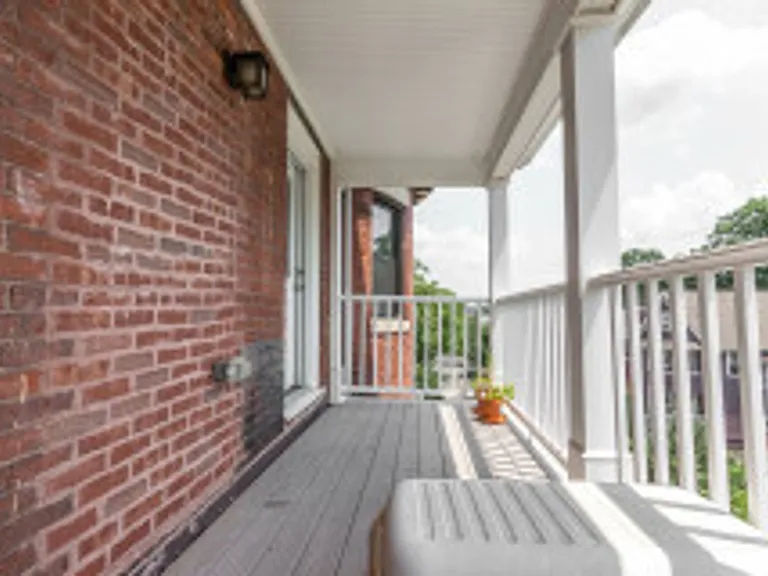32 Linden St — Photo 10