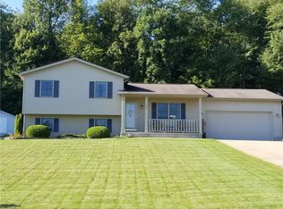 507 Old Coach Ln, Salem, OH 44460