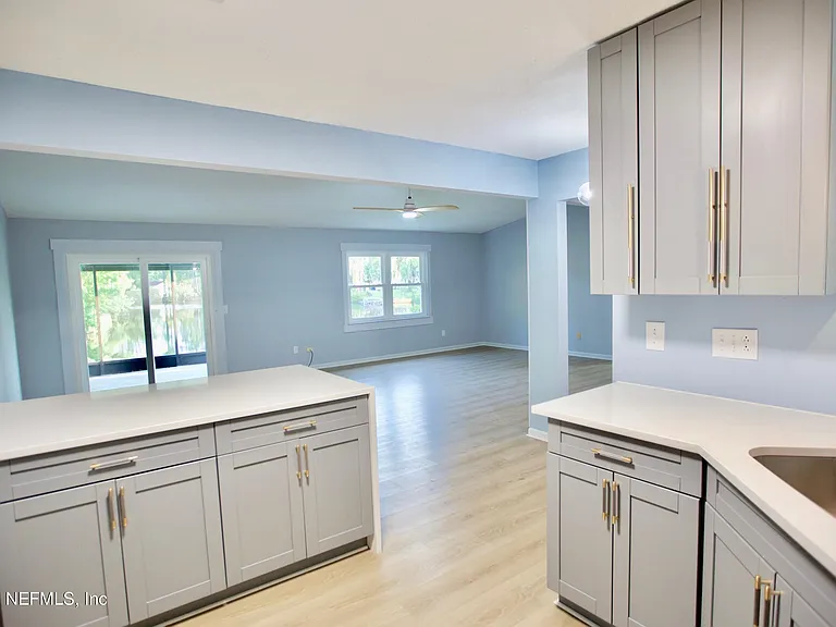 3542 Sheldrake Dr — Photo 9