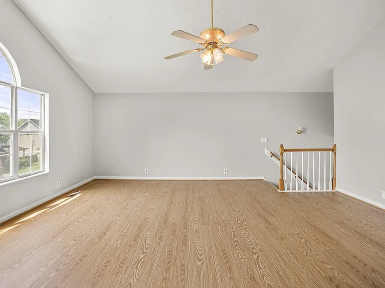 3127 Creekview Ln — Photo 43