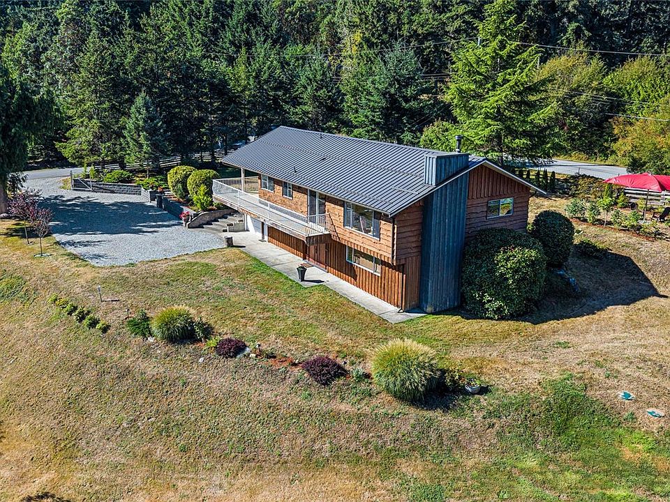 1st image of 330 Saltspring Way