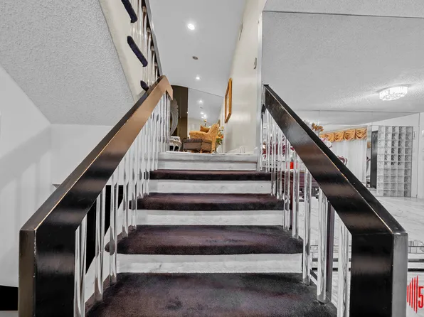 2346 Bergen Avenue image 14 of 29