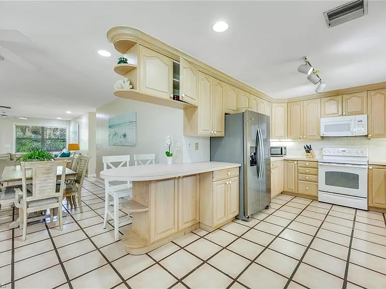 131 Cajeput Dr — Photo 9