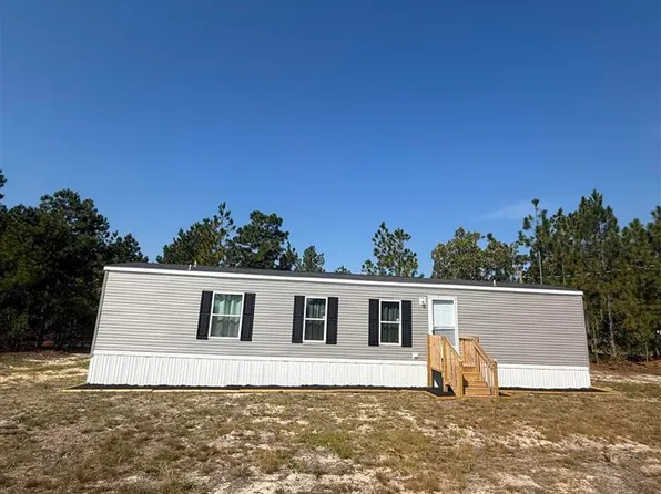 3 Harold Funderburke Ln, Hartsville, SC 29550