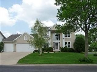 1 Bishops Hill Cir, Madison, WI 53717
