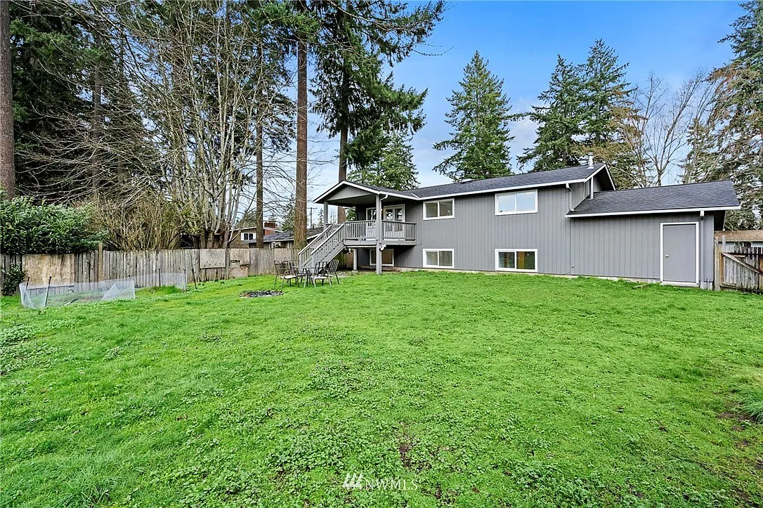 4 bed, 2060 sqft, $900 — Photo 2