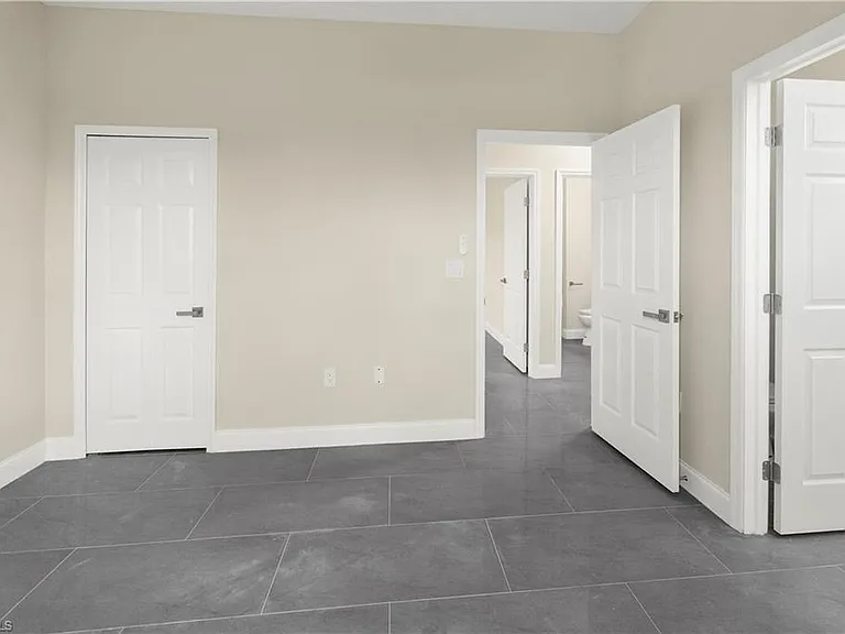1043 Albert Ave — Photo 29
