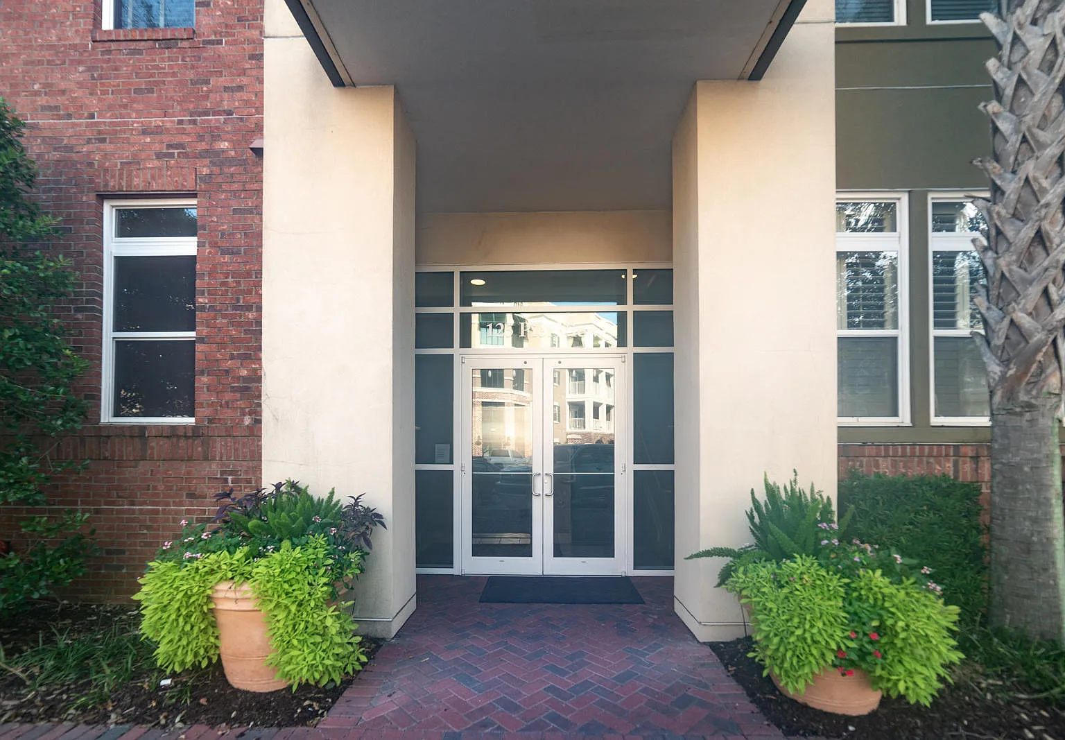 2 bed, 2.5 bath, 1338 sqft, $2,895 — Photo 1