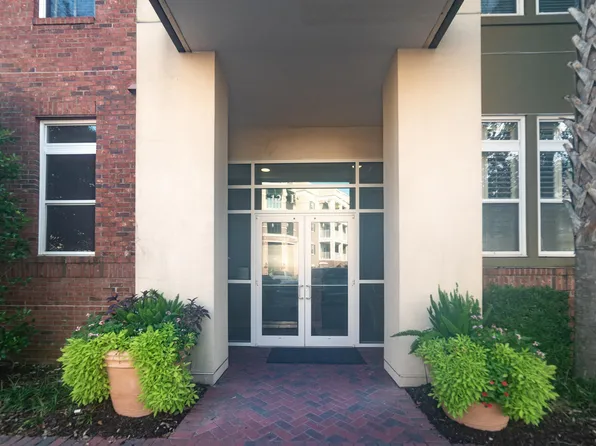 125 Pier View St Unit 106, Daniel Island, SC 29492