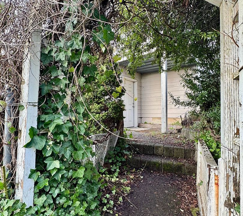 1st image of 310 San Joaquin Ave #B