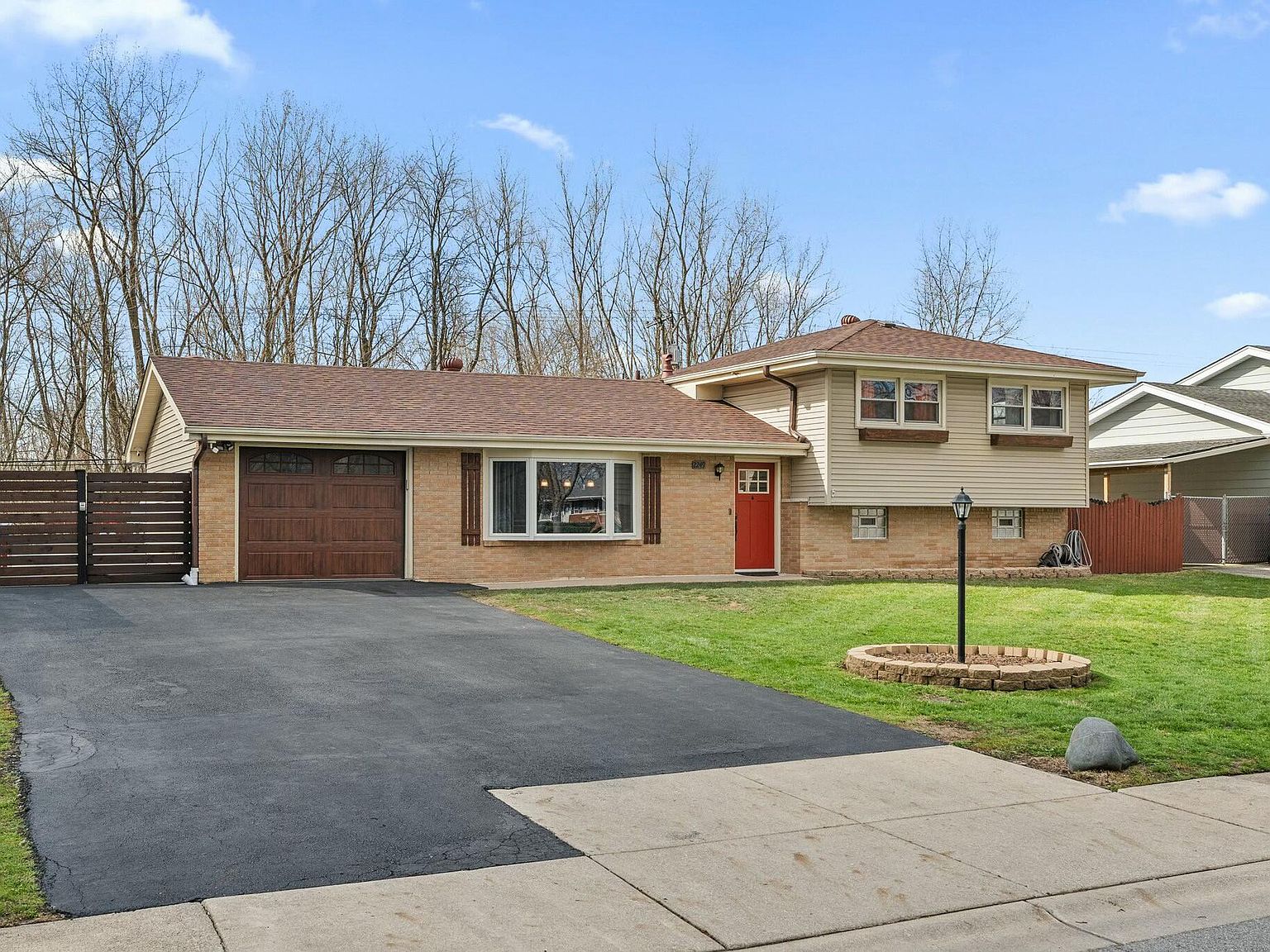 2249 W 60th Dr, Merrillville, IN 46410 | Zillow