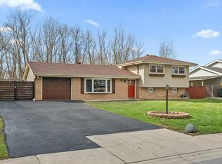 2249 W 60th Dr, Merrillville, IN 46410