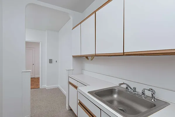Sold by Houlihan Lawrence | media 7