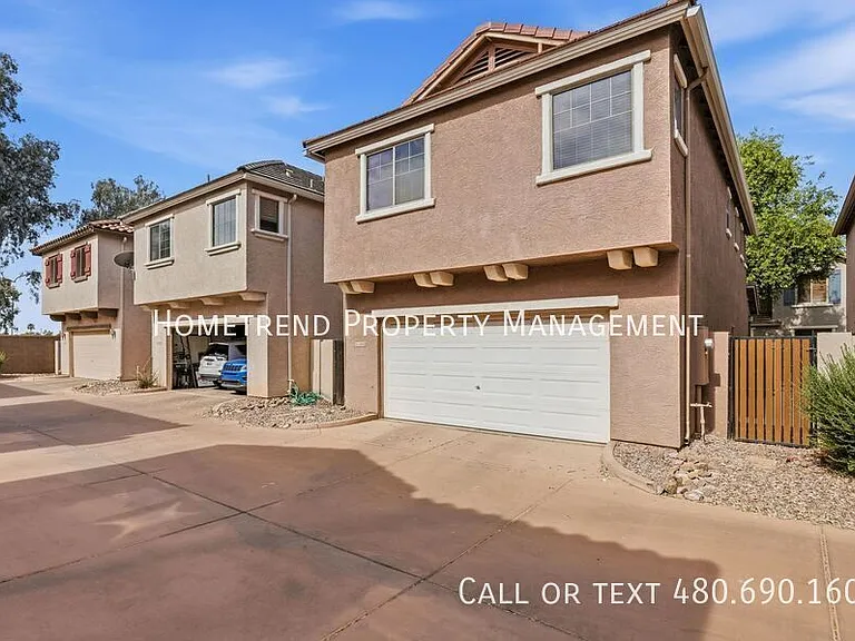3855 E Santa Fe Ln — Photo 3