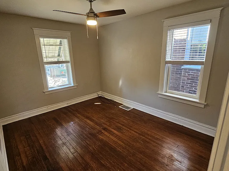 2239 California Ave — Photo 12