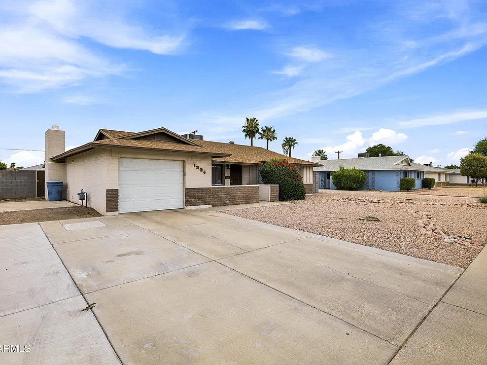 1234 E Riviera Dr