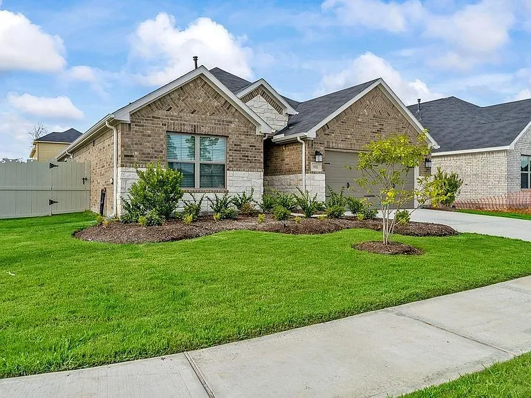 9903 Silverling Ct — Photo 2