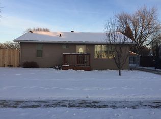 906 21st St S, Fargo, ND 58103
