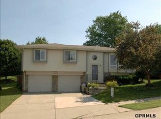 11334 Jaynes St, Omaha, NE 68164