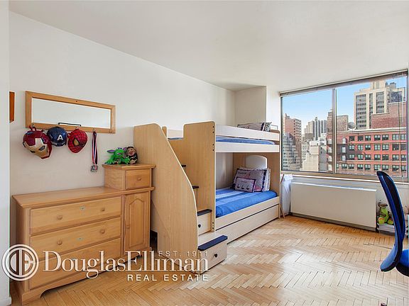 4th image of 232-236 E 47th St #20F