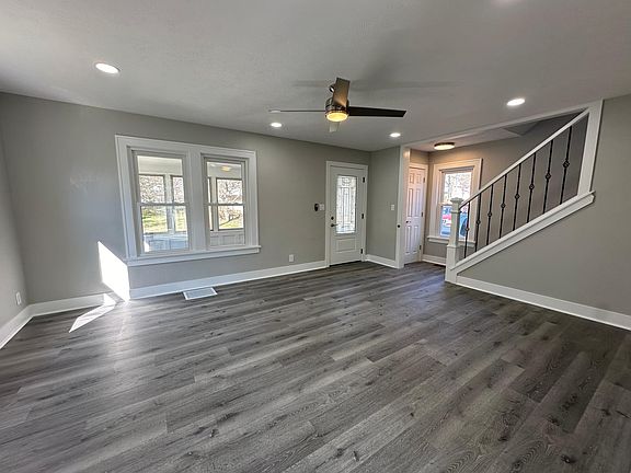 3rd image of 751 Belmont Ave