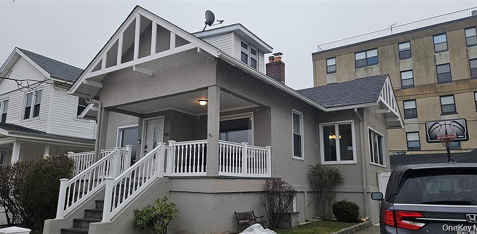 1st image of 218 W Chester St