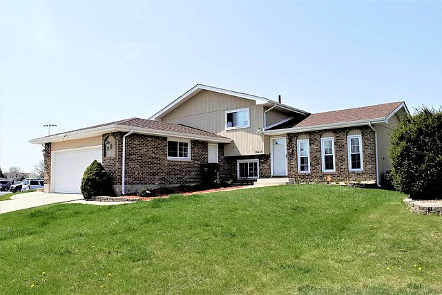 16428 76th Ave photo 1