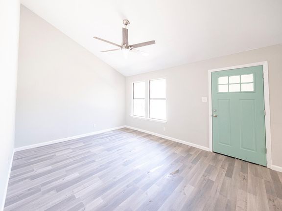 4th image of 505 Old West Dr #2