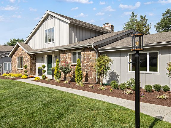 2nd image of 5 Briars Ln