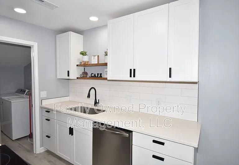 113 Susan Dr #A — Photo 9