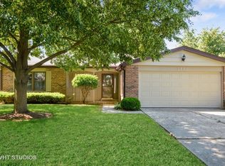 1448 Briarwood Dr, Naperville, IL 60540