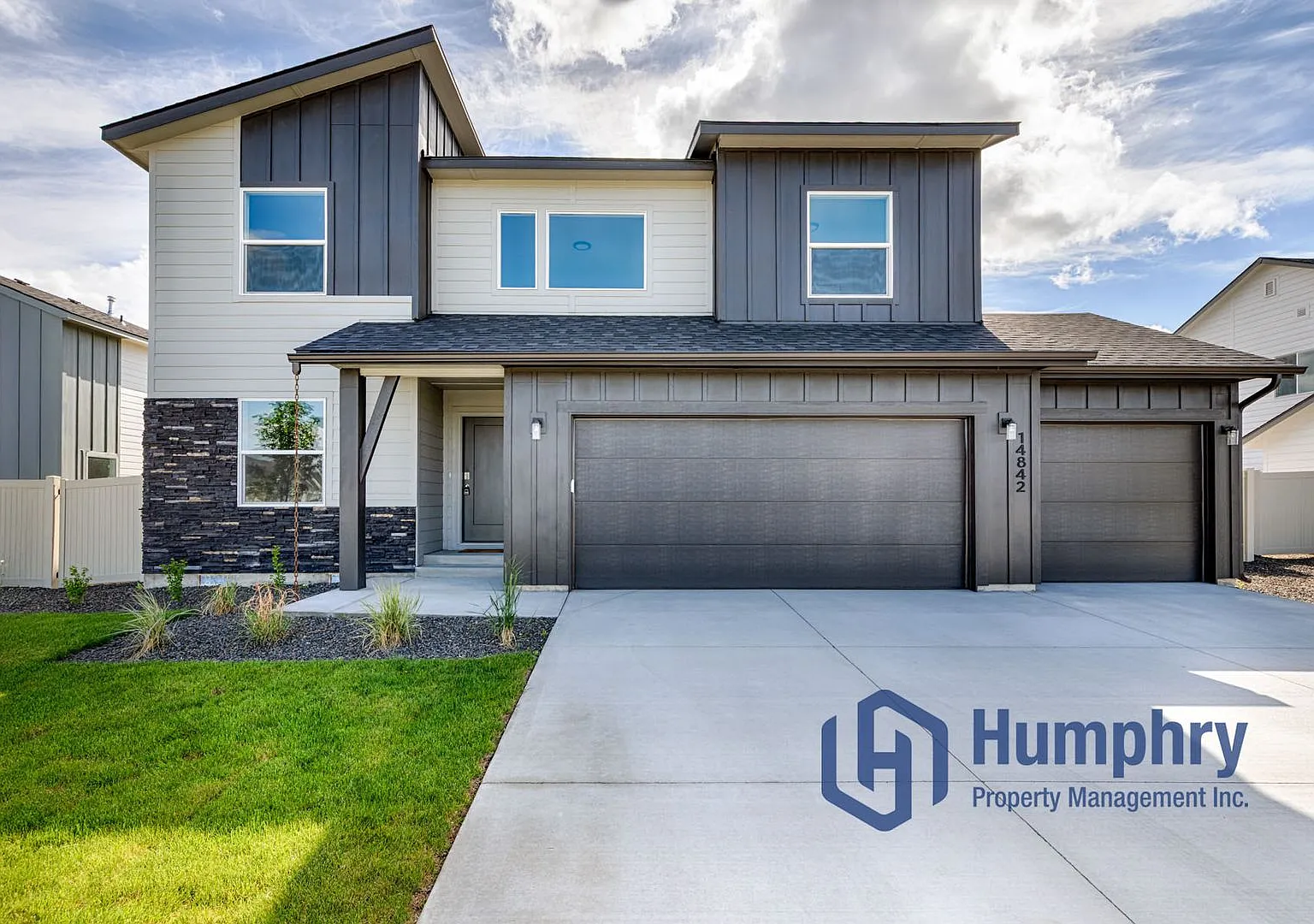 Beautiful home minutes from freeway access — Photo 2