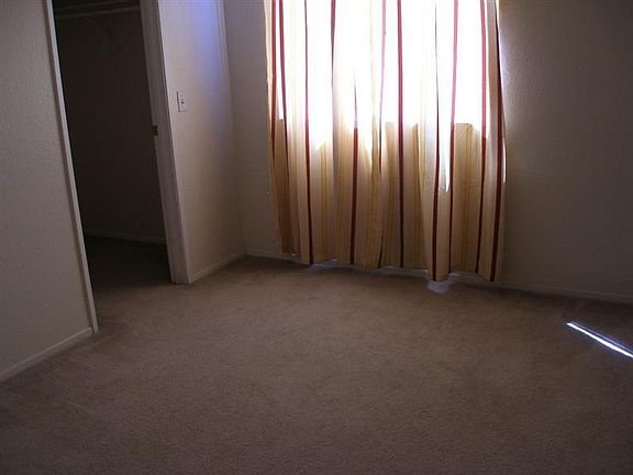 5th image of 14583 Karen Dr