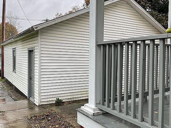 5th image of 609 E Spruce St