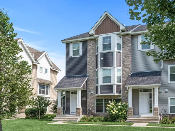 11890 Emery Village Dr N, Champlin, MN 55316