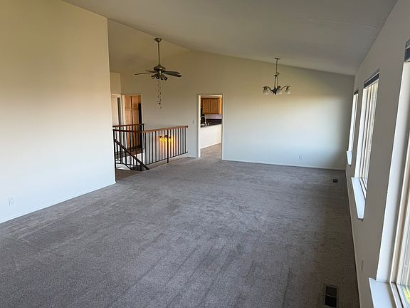 Living Room / Dining area