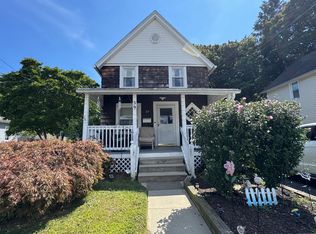 39 Thompson St, Milford, CT 06460