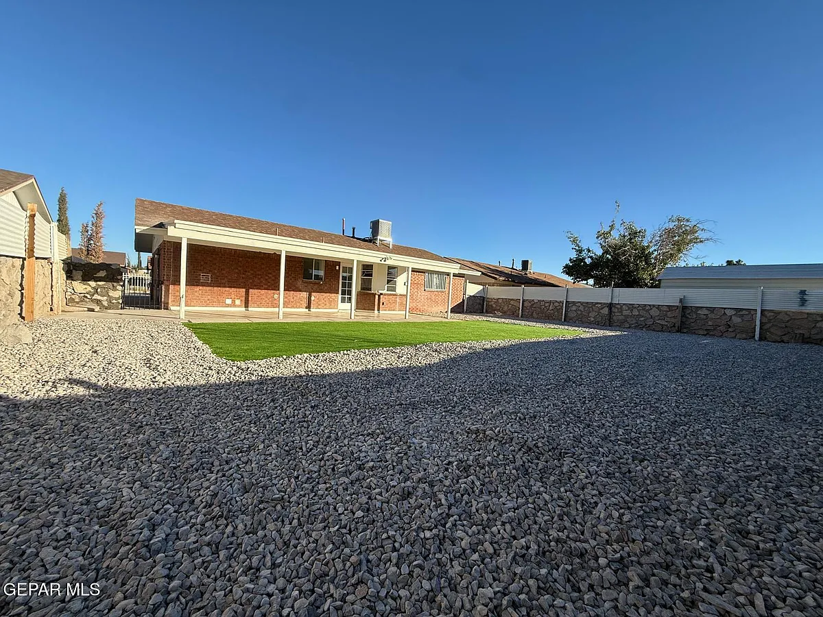 Building Photo - 10733 Tourmaline St