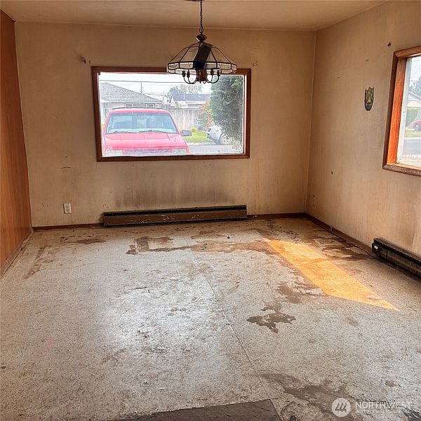 4th image of 239 NE H Street