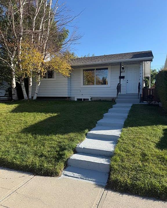 1st image of 471 N 78th Ave NE
