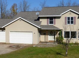 24466 Hillcrest Dr, Cohasset, MN 55721