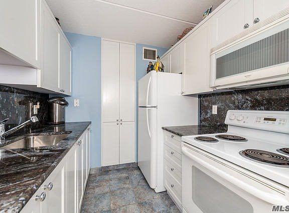 5th image of 750 W Broadway #3T