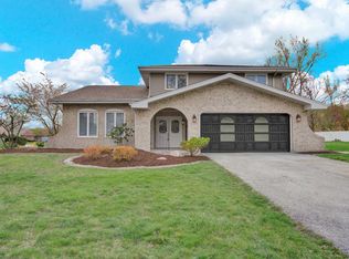 874 Charles St, Crete, IL 60417