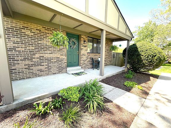 3rd image of 7661 Dukes Dr